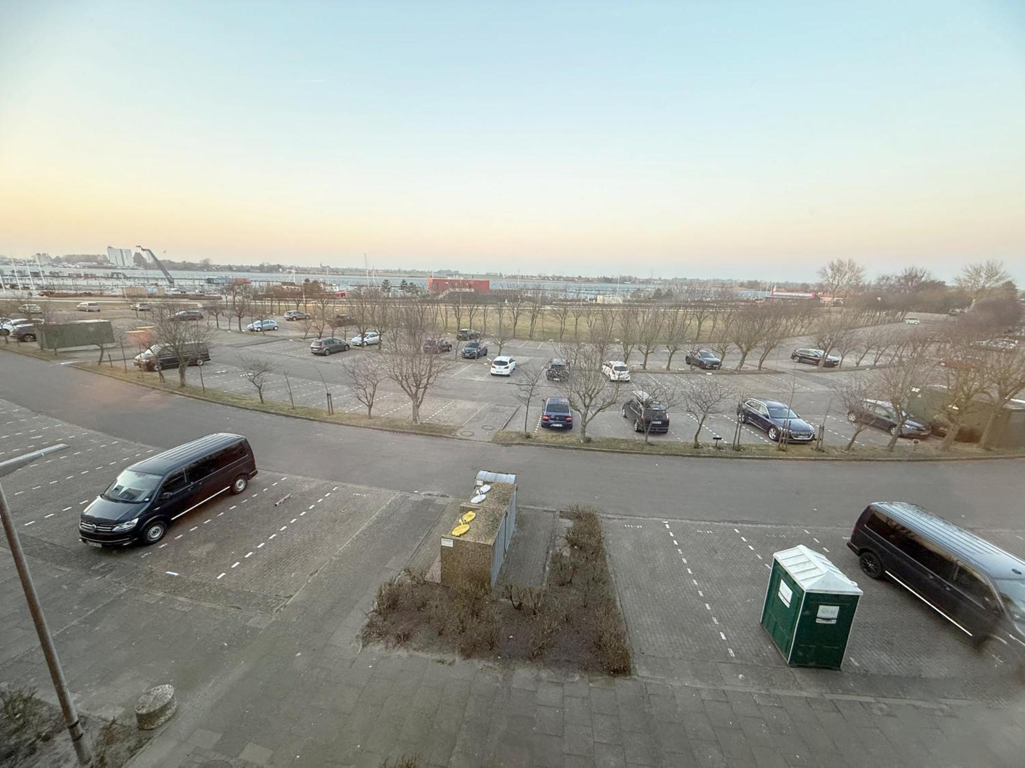 Strandlaeufer Burgtiefe auf Fehmarn Buitenkant foto
